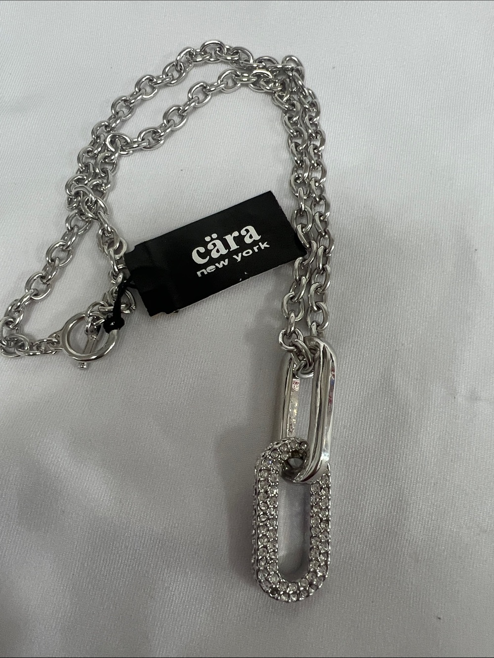 Cara New York. Pavé Oval Link Necklace - Silver - Picture 4 of 5